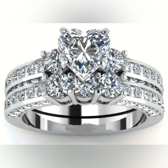 Gorgeous Ring Set with Cubic Zirconia & Heart Stainless Steel Size 9 - Picture 3 of 5